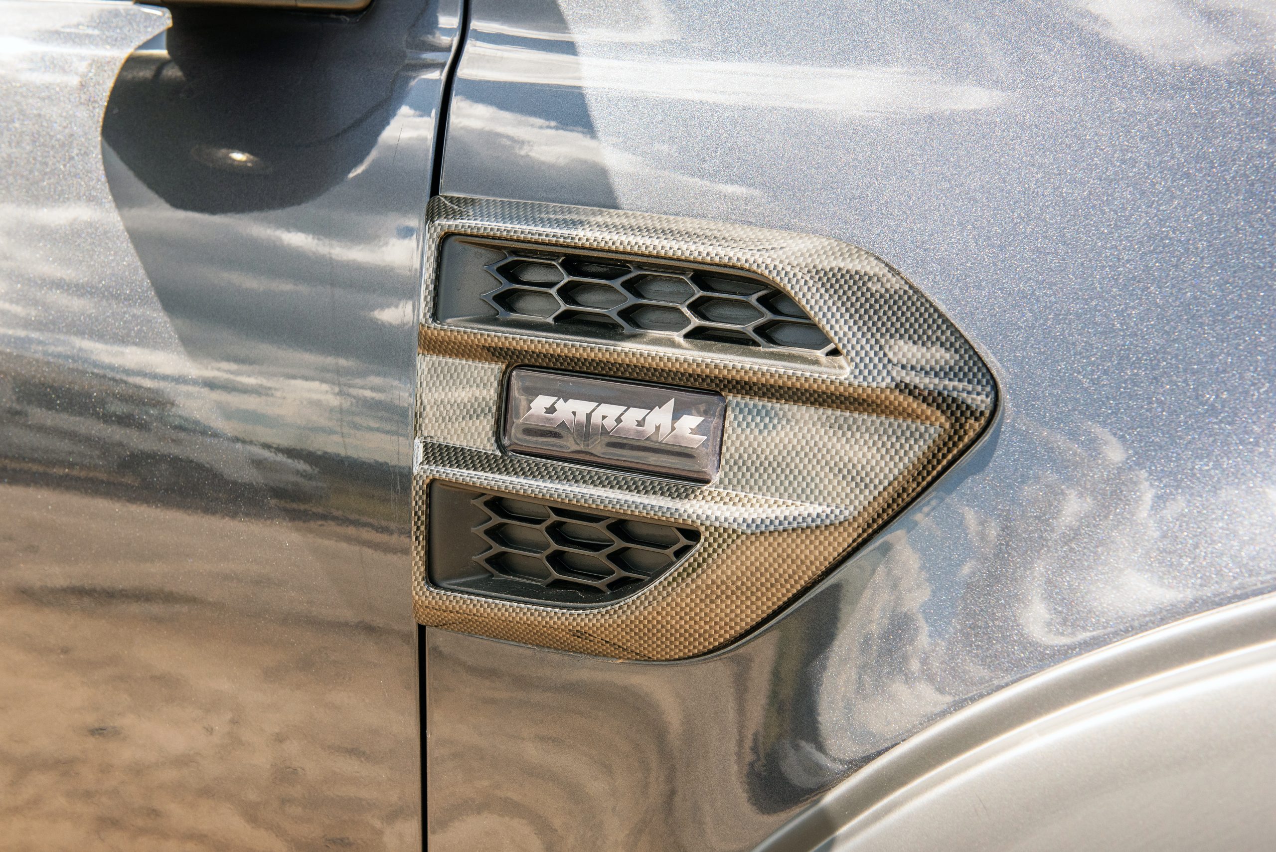 Ford-Ranger-For-Hire-Carbon-Look-Side-Trim